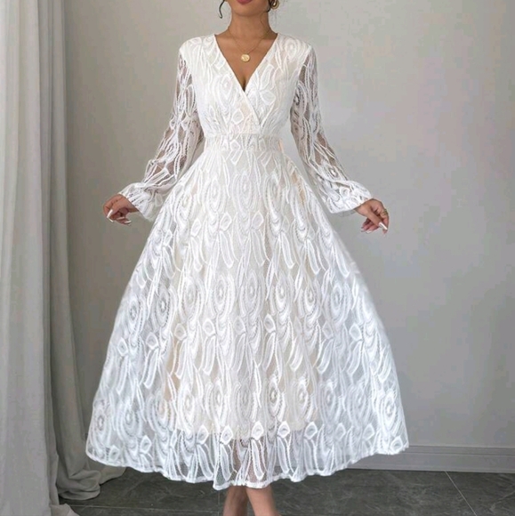 Long Sleeve V-Neck Lace Waist Flare Maxi Dress For Women - Picture 4 of 4